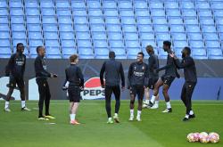 贝博登录入口赛前里尔备战欧冠，主帅复盘细节曝光，信心回归，细节决定成败的简单介绍